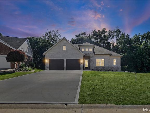 2nd image of 249 Fountain Dr