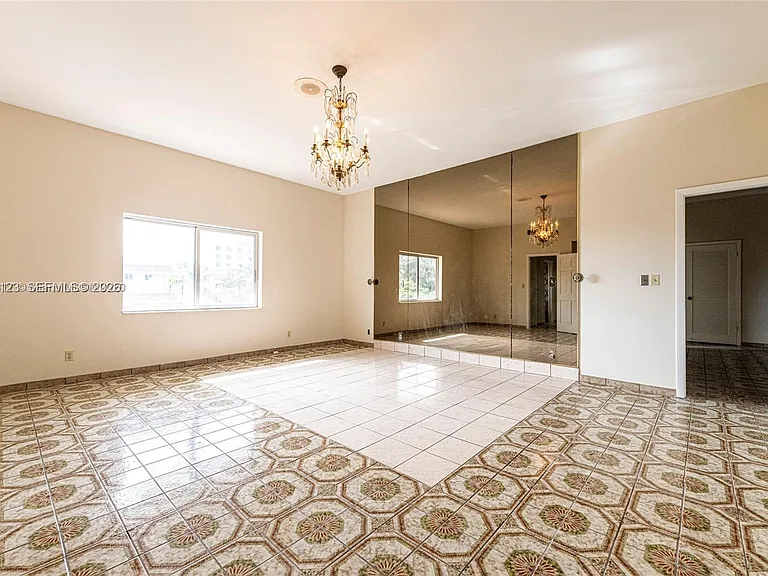236 N Federal Hwy #201 — Photo 26