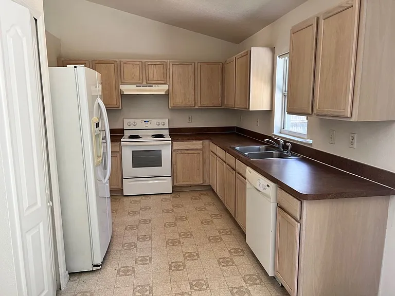 14918 Windy Mount Cir — Photo 3