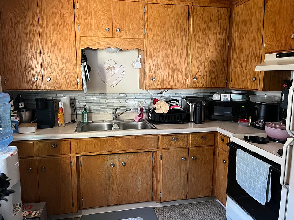 1st image of 754 17th Ave N #2