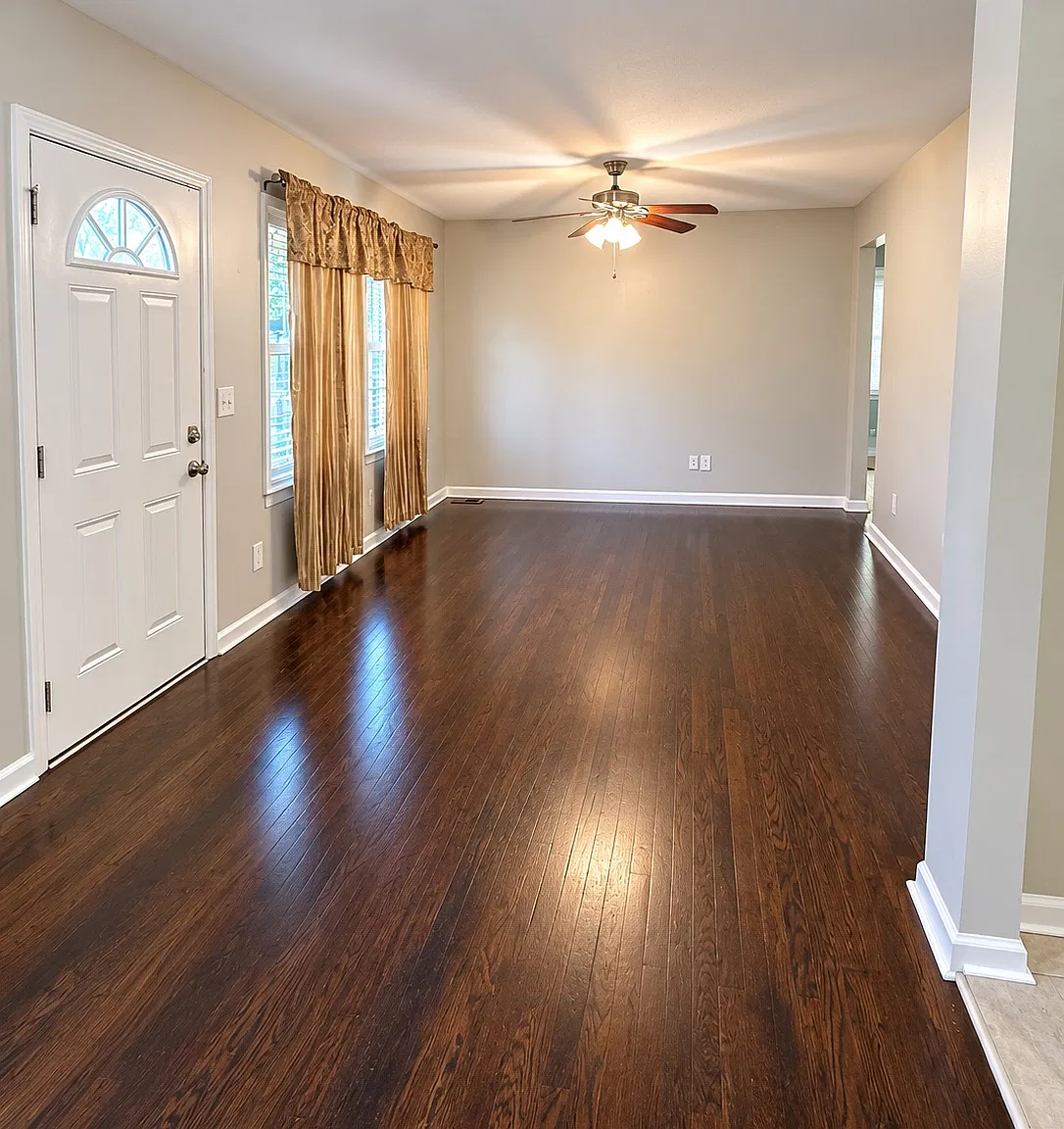 1901 Oglesby Dr NW — Photo 4