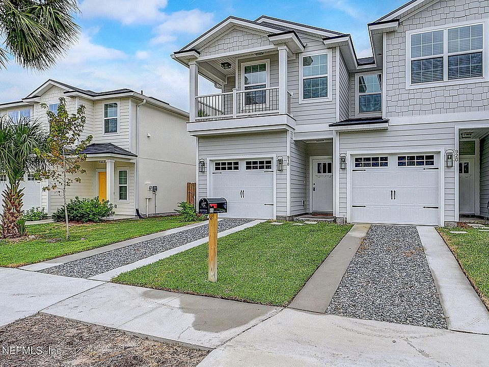 1st image of 918 3RD Avenue S