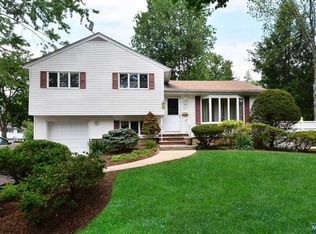 367 Shea Dr, New Milford, NJ 07646