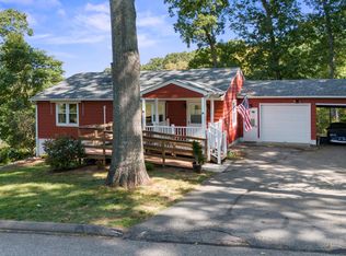10 Tanager Ln, Gales Ferry, CT 06335