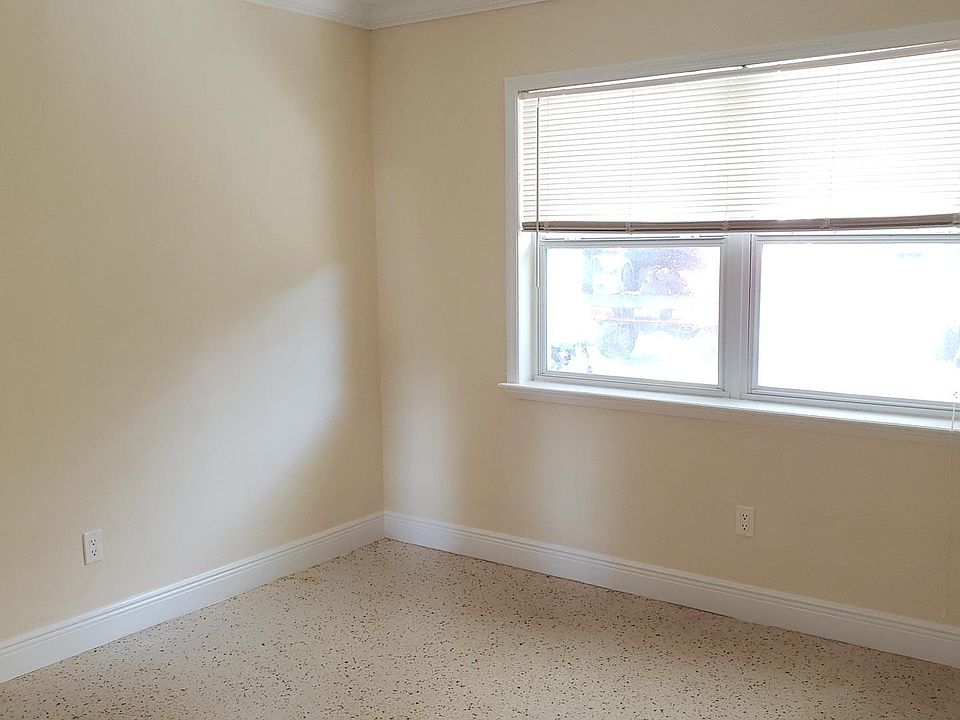 2nd image of 4522 19th Street Cir W #A