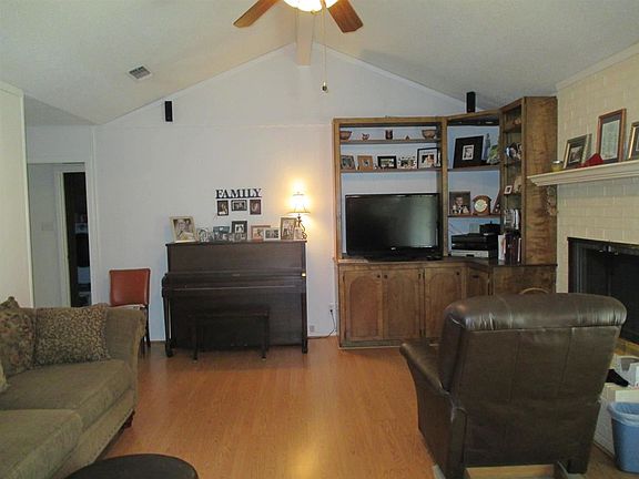 4th image of 4807 Sanderson Ln