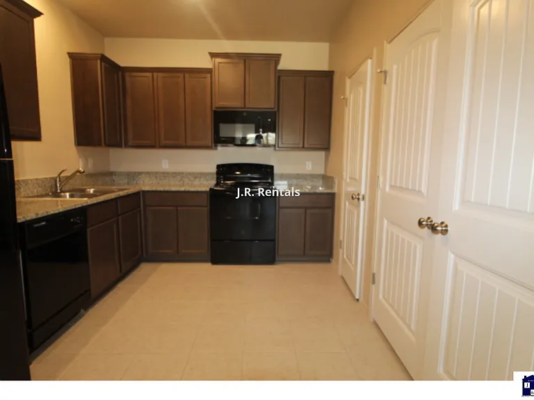 1705 Montell St #A — Photo 4