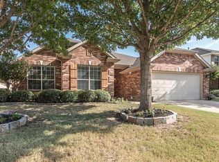 2621 Hollow Ridge Dr, Denton, TX 76210