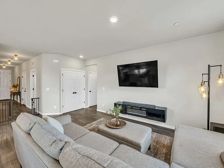 800 Daggerwing Ct — Photo 20