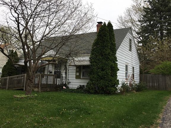 3rd image of 821 Caddo Ave