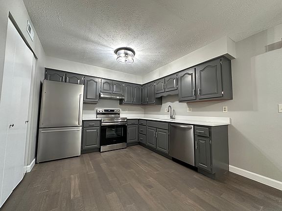 5th image of 837 Clareridge Ln