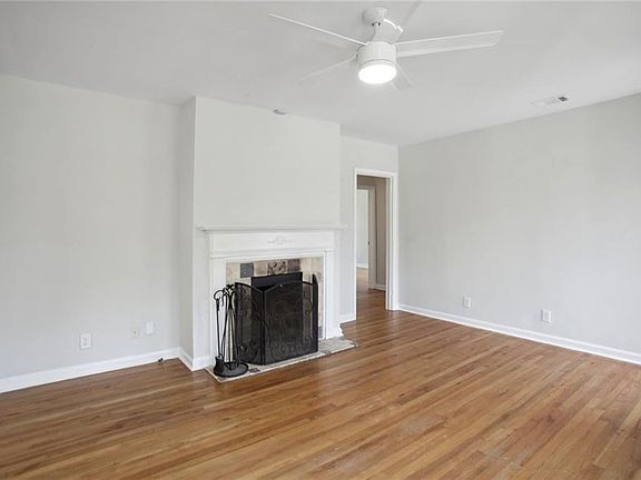 4th image of 39 Oakridge Ave NE