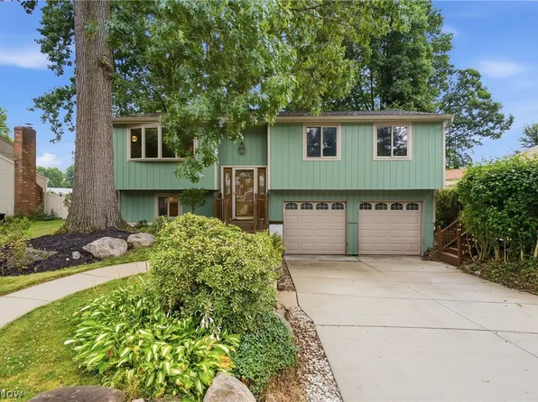 163 Oakhurst Dr, Munroe Falls, OH 44262