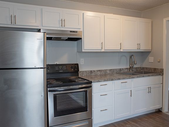 Stainless front appliances 1 yr old
