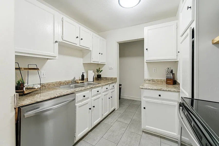 5821 La Vista Ct — Photo 4