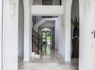 5701 SW 94th St, Pinecrest, FL 33156