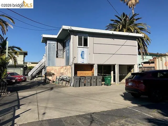 2345 92nd Ave — Photo 3