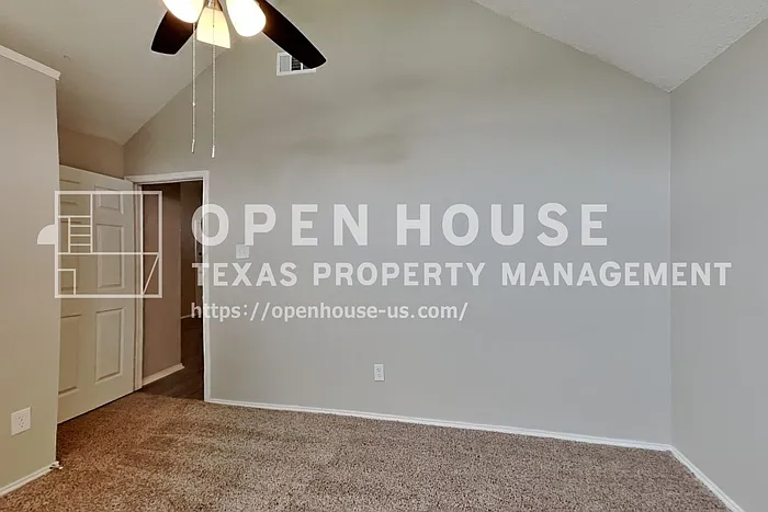 511 Brazos St — Photo 13