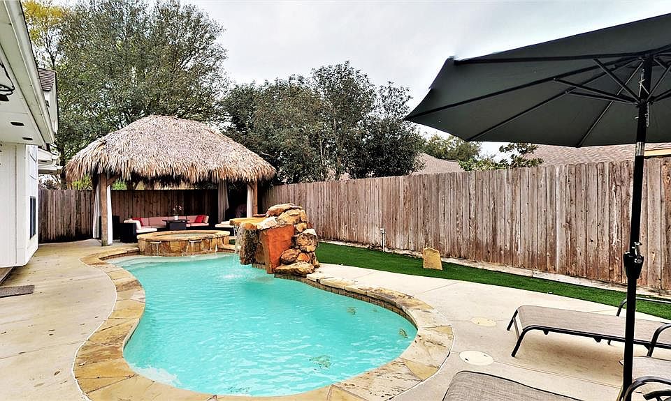 1st image of 11514 Meadowchase Dr