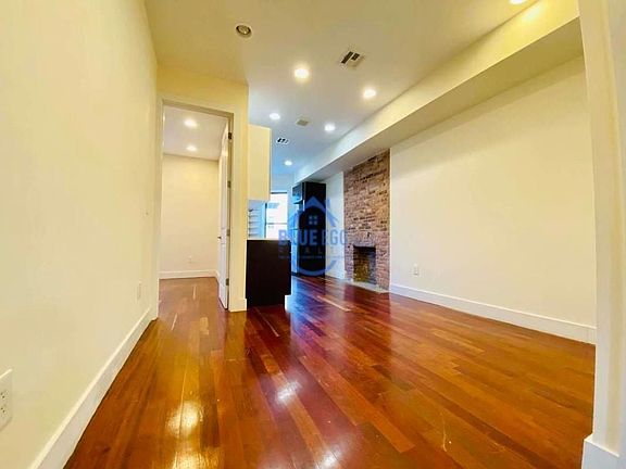 4th image of 114 Jefferson Ave #2F