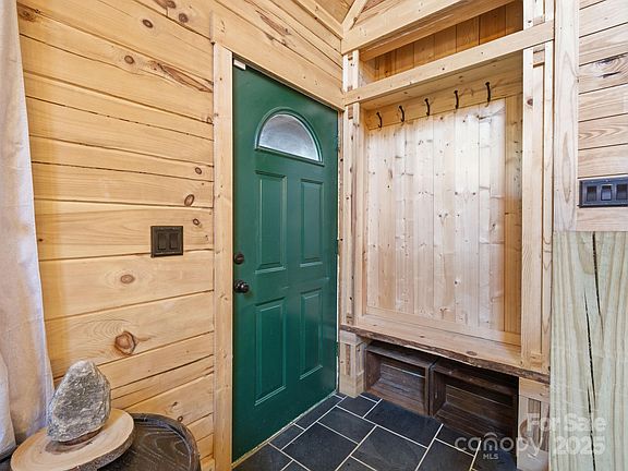 4th image of 132 Grandview Dr