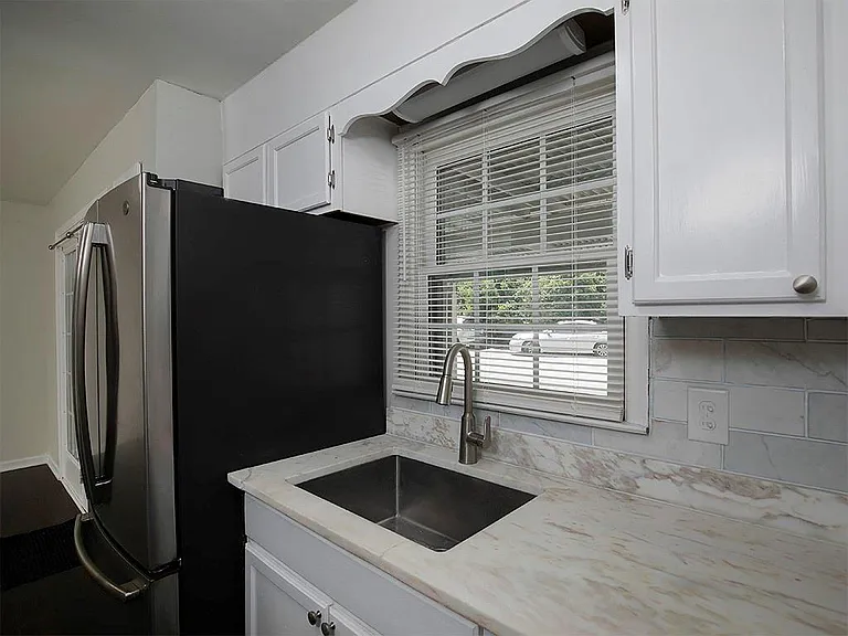 1018 Old Holcomb Bridge Rd — Photo 14