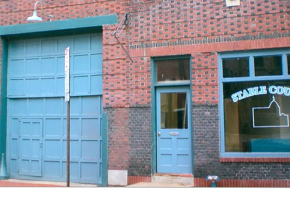 213 Fitzwater St #2B, Philadelphia, PA 19147