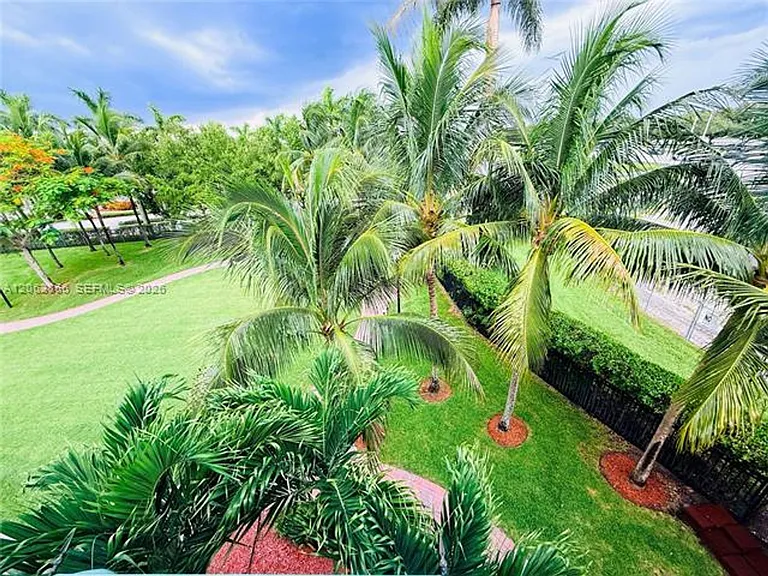 12403 NW 18th Ct #Townhouse 12403 — Photo 36