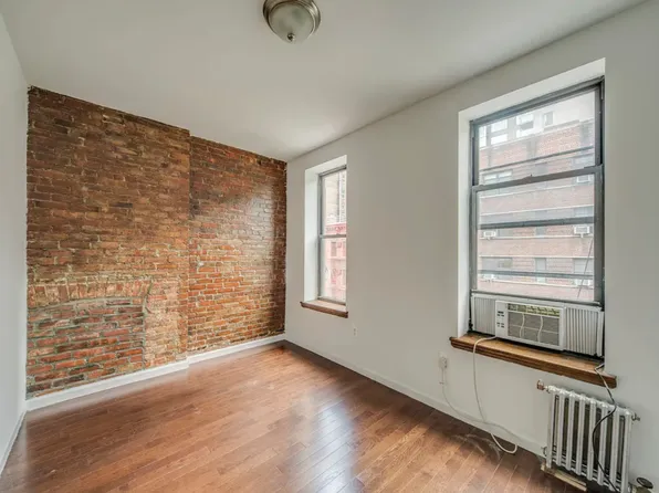 221 East 35th Street image 1 of 7