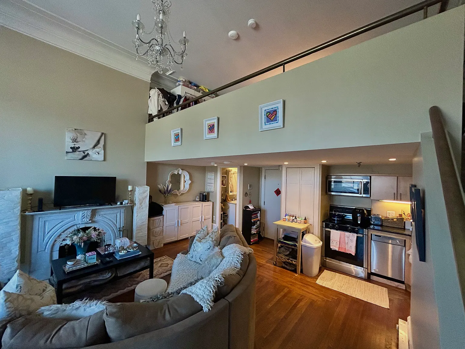 Studio, 710 sqft, $3,400 — Photo 4