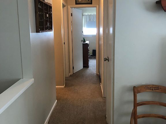 4th image of 595 Hickory St