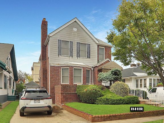 2nd image of 272 Exeter St