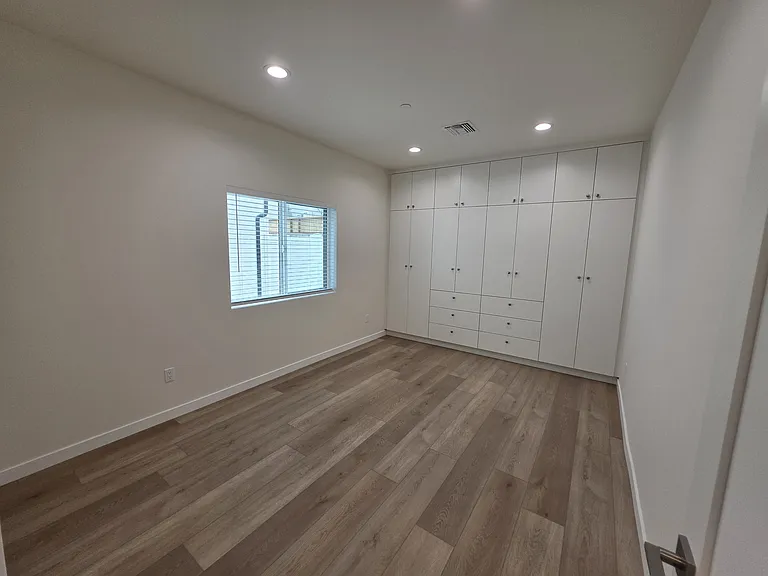 6746 Ben Ave — Photo 24