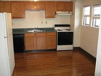 EAT IN KITCHEN
