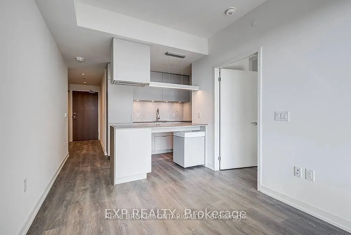 1 bed, $2,300 — Photo 4