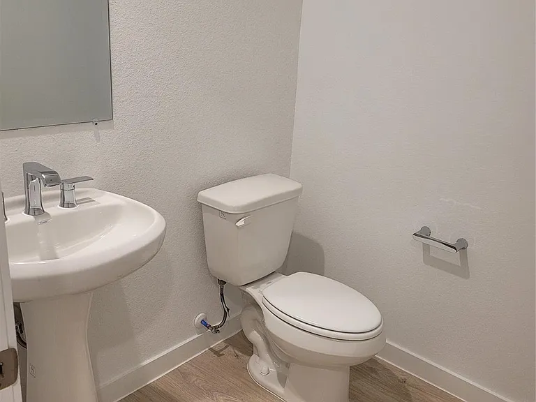 4947 Oakwood Dr — Photo 18