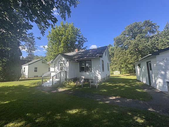2nd image of 317 Pine St S