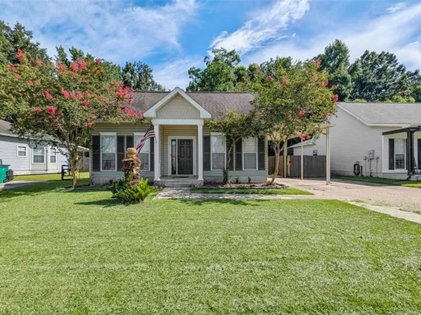 2735 Village Ct, Marrero, LA 70072