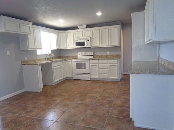 5th image of 1565 E 22nd Pl
