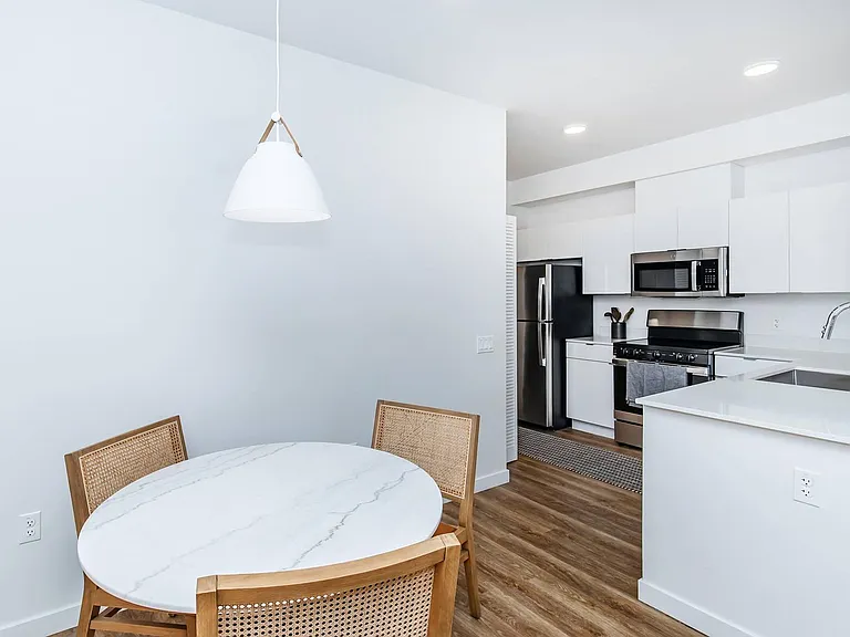 Mossdale Landing - Brand New Apartment Homes — Photo 28