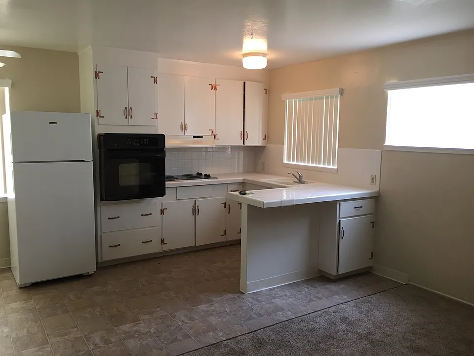 2511 Skylark Dr #4