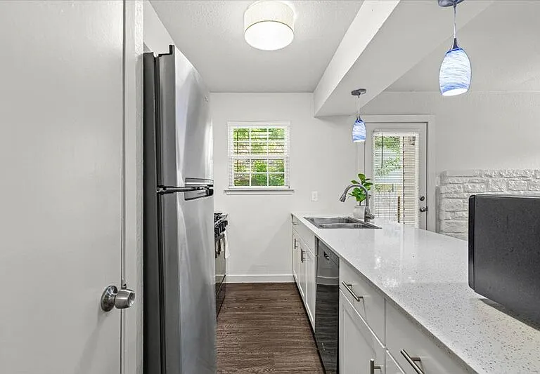 826 King Albert St #B — Photo 15