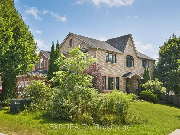 29 Batson Dr, Aurora, ON L4G 7G8