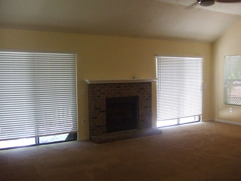 2nd image of 7602 SW 47th Ln