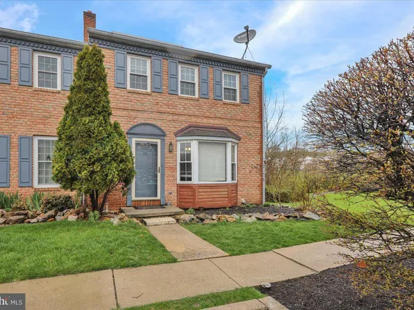 32 Warwick Ct, Reading, PA 19606