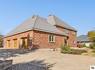 6525 Rolling Hills Ct, Lincoln, NE 68512