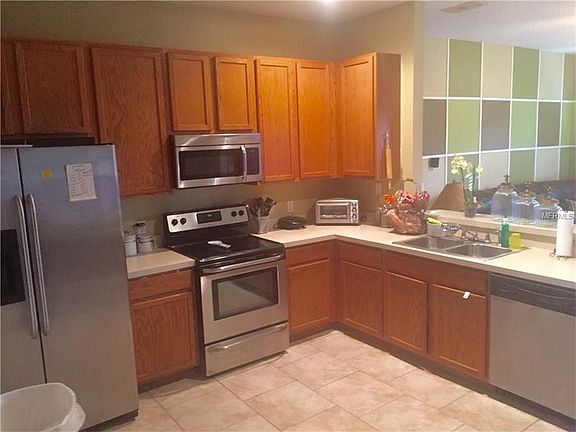 5th image of 685 Hacienda Cir