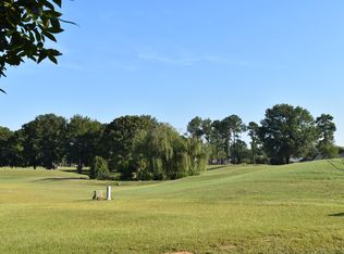 10 N Lake Cir, Manning, SC 29102