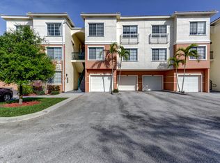 2210 Myrtlewood Cir E, Palm Beach Gardens, FL 33418