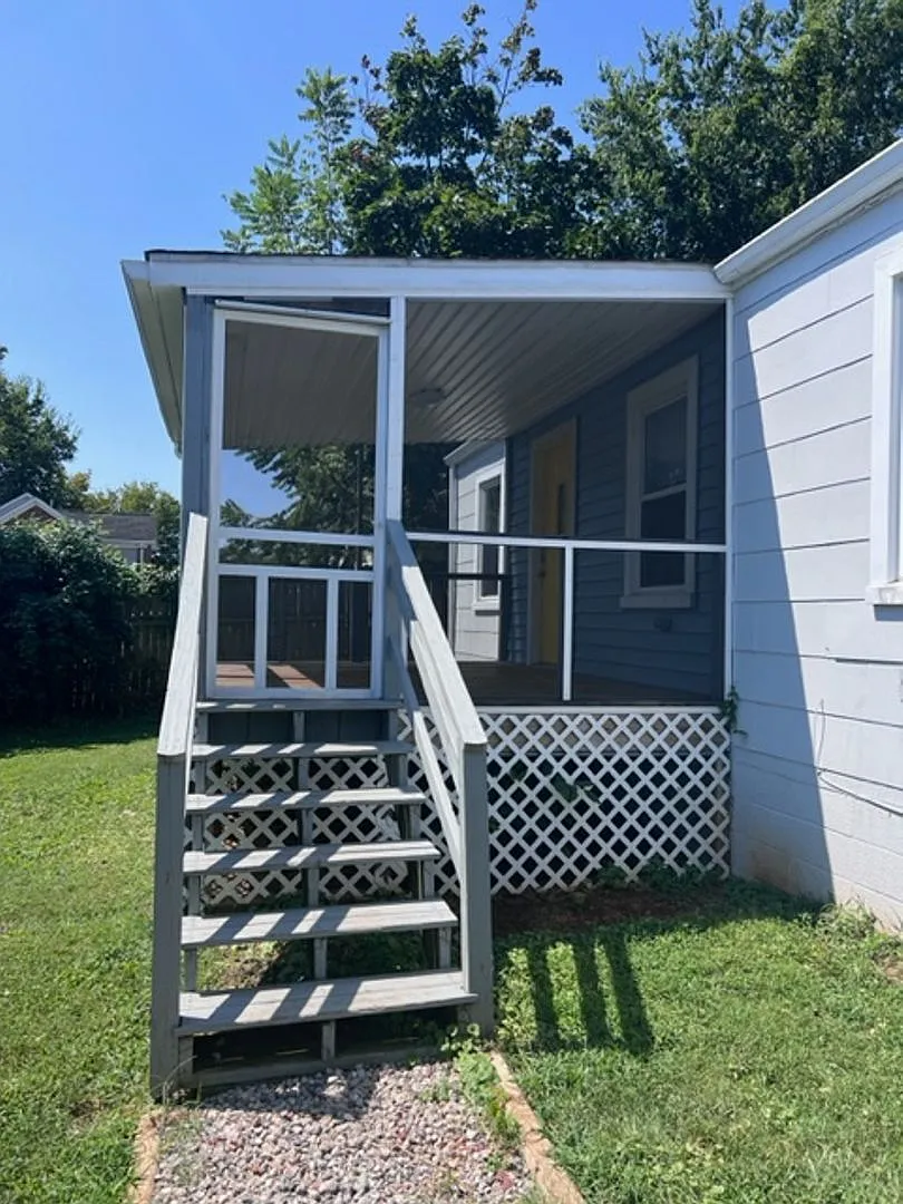 2 BR Belmont Area Cottage Heart of Downtown — Photo 3